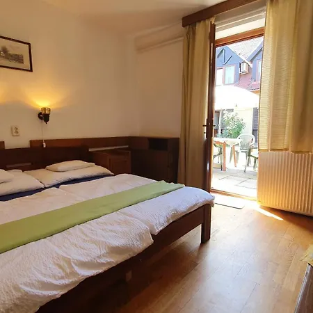 Harmonia Ueduelohaz A Apartment Balatonlelle Exterior photo