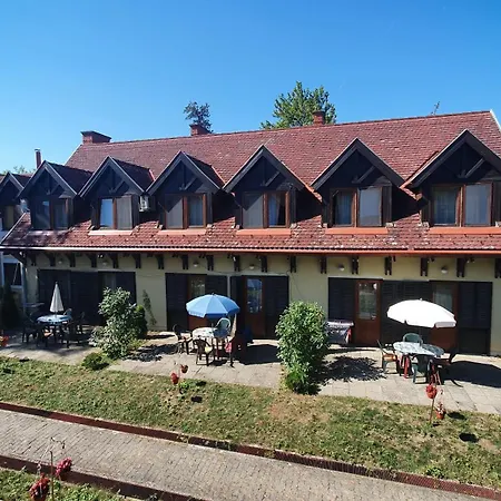 Harmonia Ueduelohaz A Apartment Balatonlelle Exterior photo