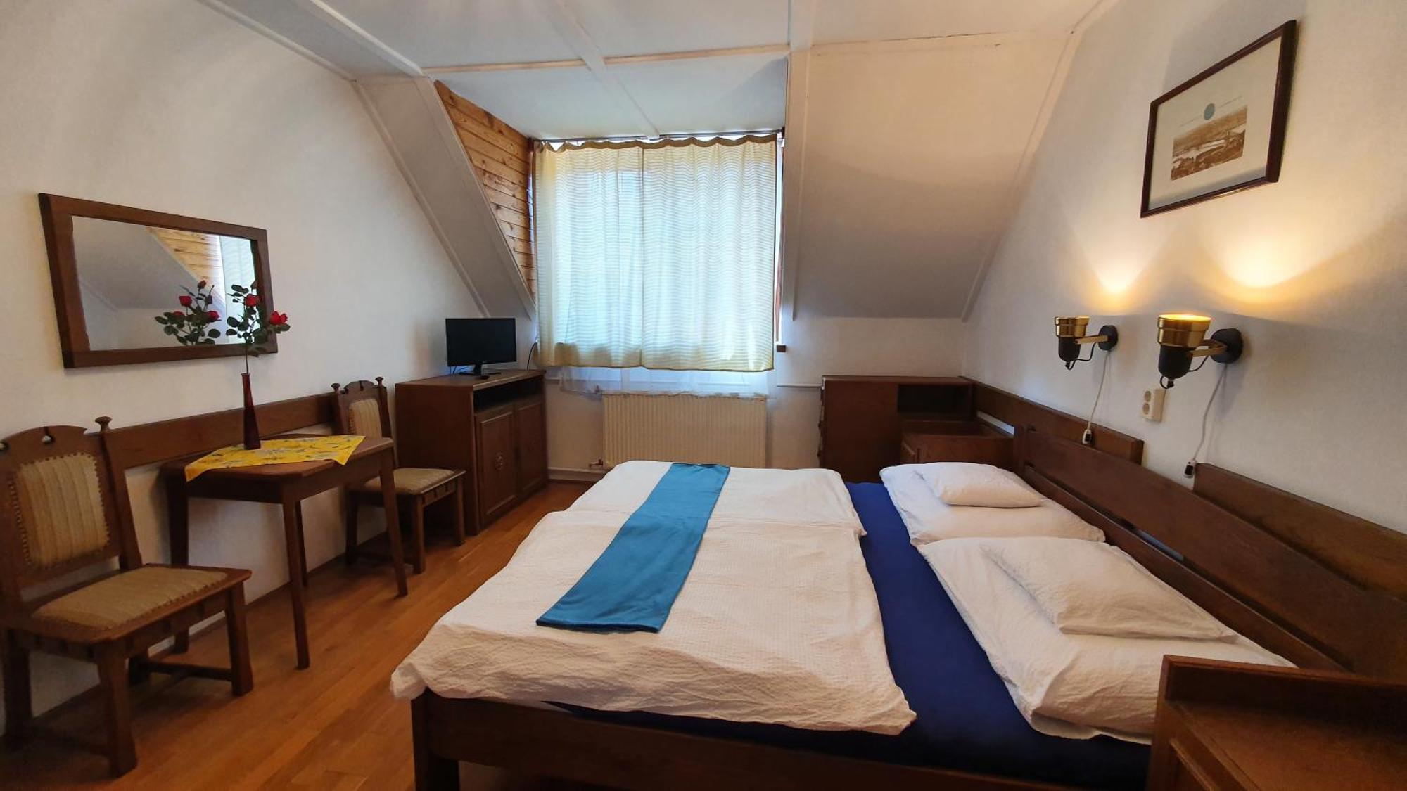 Harmonia Ueduelohaz A Apartment Balatonlelle