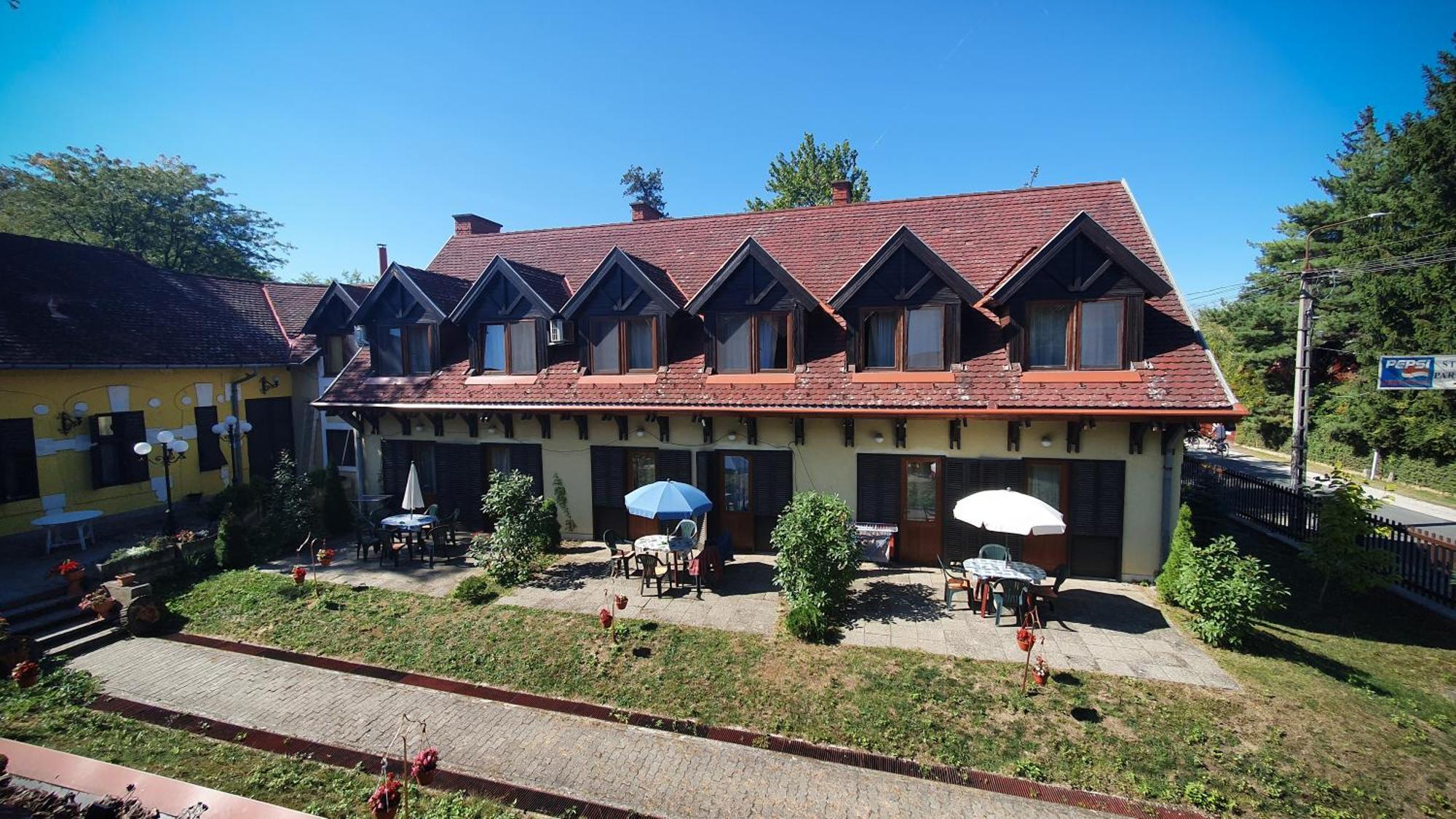 Harmonia Ueduelohaz A * Balatonlelle
